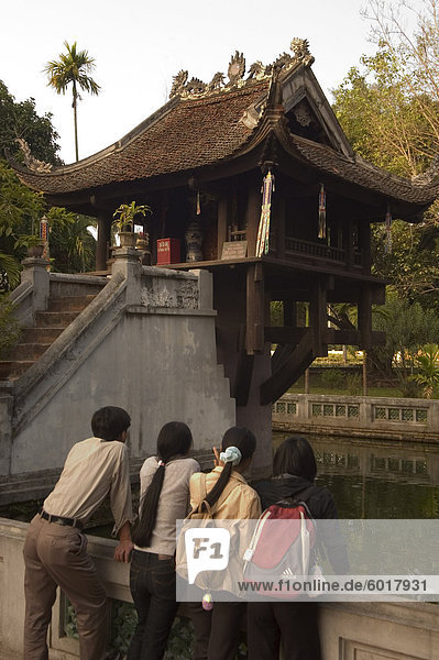 Tourists at the One Pillar Pagoda  Hanoi  Northern Vietnam  Sotuheast Asia  Asia