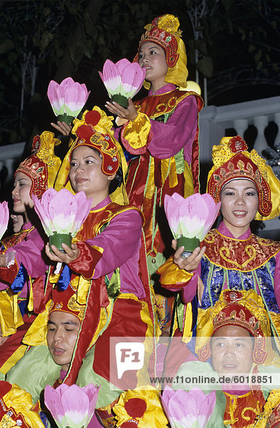 Traditionelle vietnamesische Lotus-Tanz  Vietnam  Indochina  Südostasien  Asien
