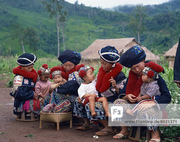 Gruppe von Yao Frauen und Kinder  Thailand  Südostasien  Asien