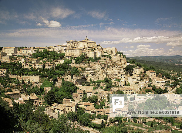 Dorf Gordes  Vaucluse  Provence  Frankreich  Europa