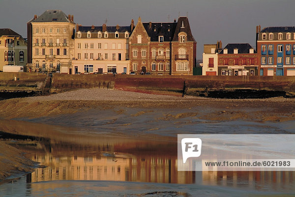 Angeln/Hafen von Le Tréport an der Mündung der Fluss Bresle  Seine Maritime  Normandie  Frankreich  Europa