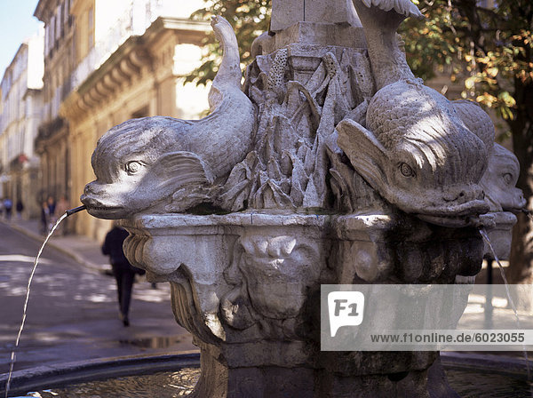 Brunnen der vier Delphine  Aix-En-Provence  Bouches du Rhone  Provence  Frankreich  Europa