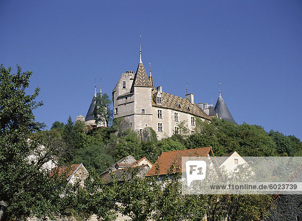 Château de Rochepot  in der Nähe von Beaune  Bourgogne (Burgund)  Frankreich  Europa