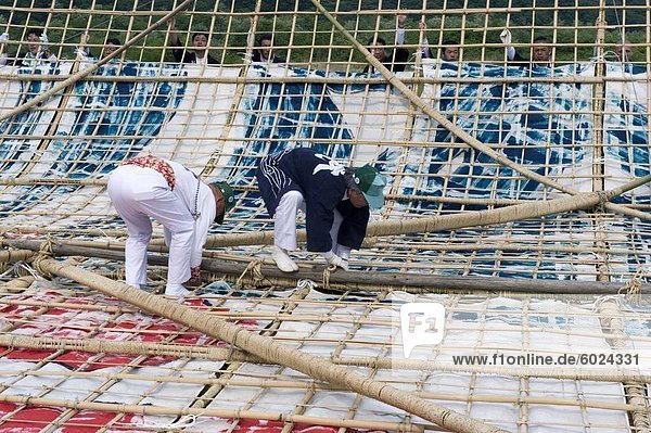 Sagami-Drachen-Festival welches den größten Kite in Japan am Quadrat über 14 Metern und 1000 kg Gewicht Sagamihara Kanagawa Japan Asien verfügt