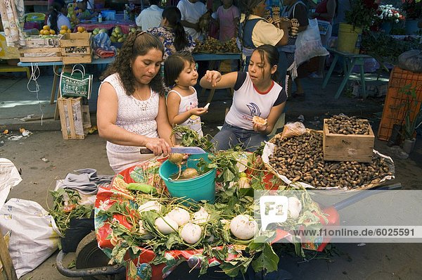Market day  Zaachila  Oaxaca  Mexico  North America