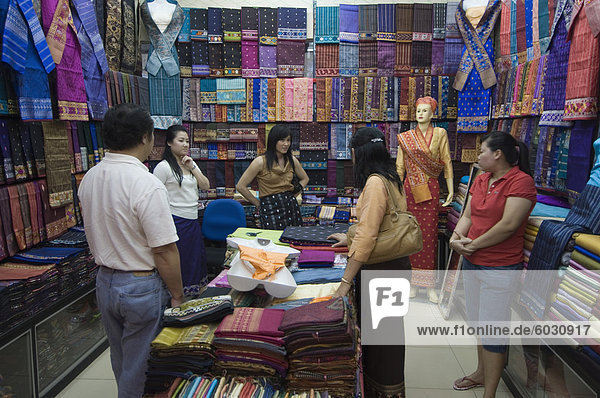 Einkaufen in der Morgenmarkt  Vientiane  Laos  Indochina  Südostasien  Asien