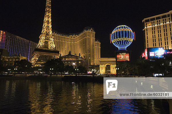 Paris Hotel mit Mini-Eiffelturm  Strip (Las Vegas Boulevard)  Las Vegas  Nevada  Vereinigte Staaten von Amerika  Nordamerika