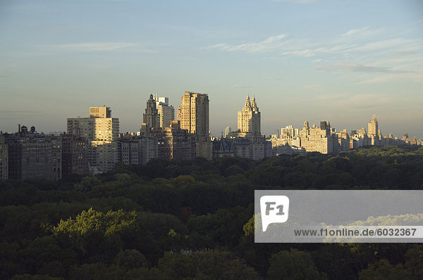 Blick auf den Central Park  Blick nach Norden  Manhattan  New York  New York State  Vereinigten Staaten von Amerika  Nordamerika