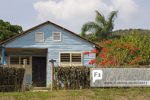 Fenster Ländliches Motiv ländliche Motive Tradition klein Westindische Inseln Mittelamerika Jalousie Blockhaus Kuba Holzhaus