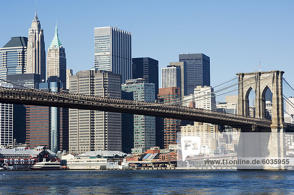 Brooklyn Bridge und Manhattan Skyline New York City New York Vereinigte Staaten von Amerika Nordamerika