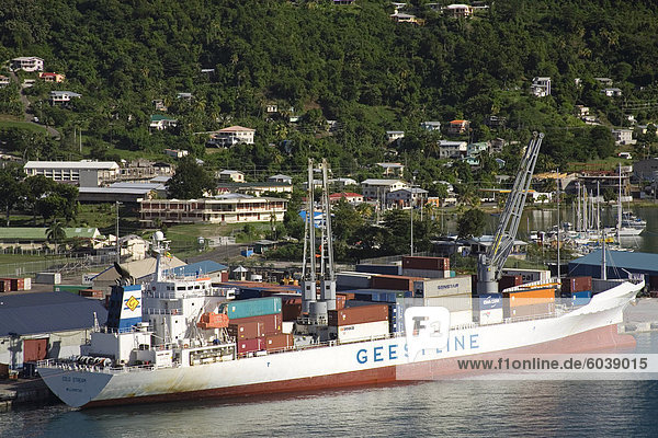 Containerschiff  Carenage Hafen  St. George's  Grenada  Windward-Inseln  kleine Antillen  Westindien  Caribbean  Mittelamerika
