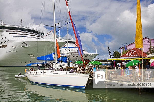Kreuzfahrtschiffe  Heritage Quay  St. Johns  Insel Antigua  Antigua und Barbuda  Leeward-Inseln  kleine Antillen  Westindien  Caribbean  Mittelamerika