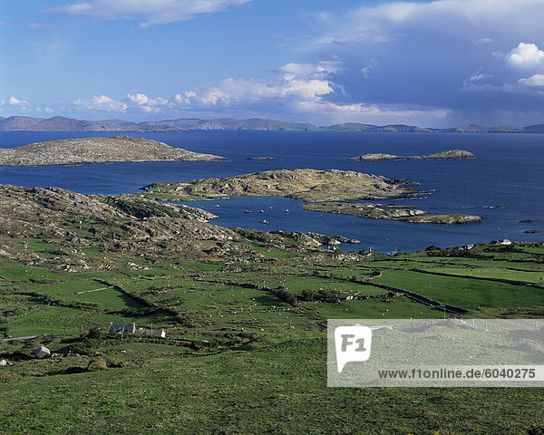 Küste von der Iveragh Peinsula Blick in Richtung Bera Halbinsel  County Kerry  Munster  Eire (Irland)  Europa
