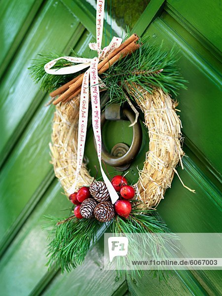 Tür Close-up Weihnachten Blumenkranz Kranz