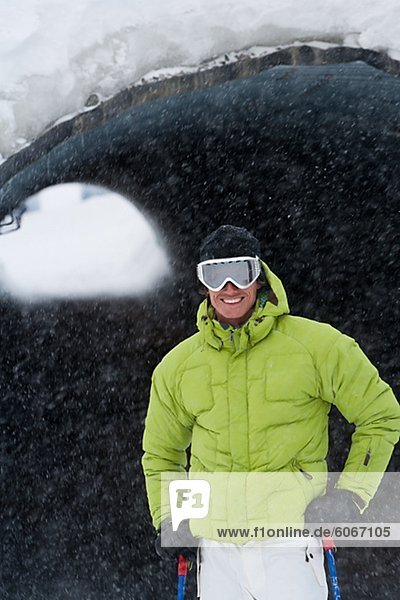 Porträt des männlichen Skifahrer