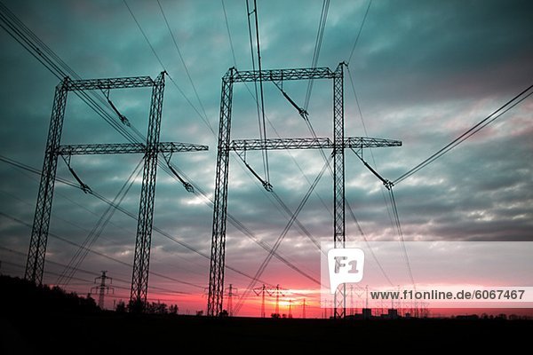 Leitung bei Sonnenuntergang