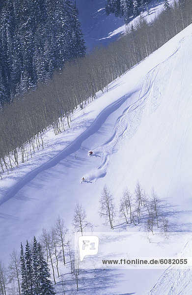 Frau  Mann  Produktion  Pulverschnee  Ski  Gesichtspuder  Schnee  Utah