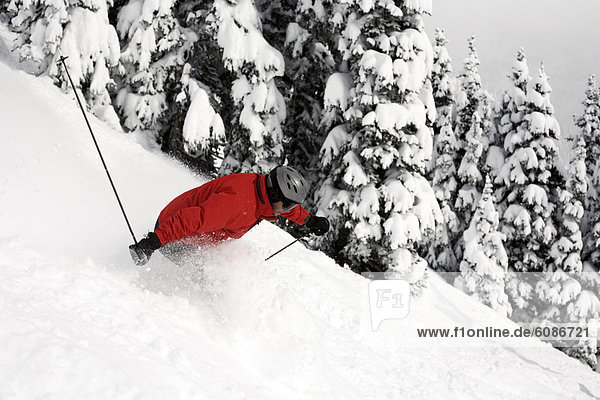 Skifahrer  Schutzbrille  fließen  Mantel  rot  Gesichtspuder  tief  Helm