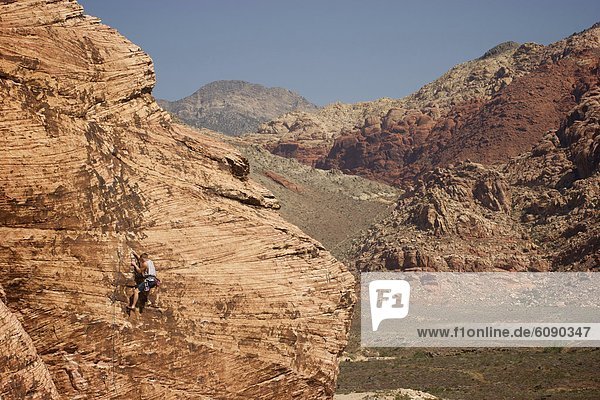 Felsbrocken  aufwärts  Nevada  rot  Klettern