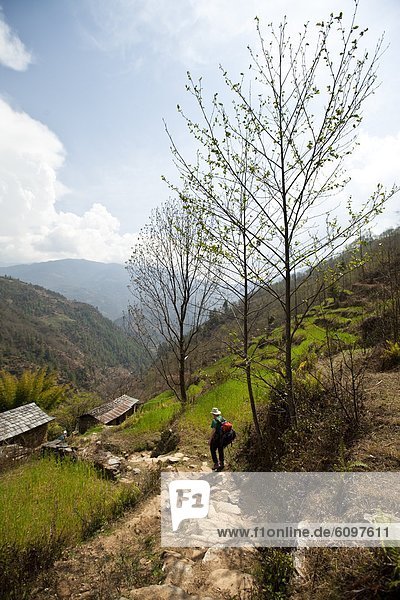 absteigen  Dorf  Einsamkeit  Bergwanderer  Nepal