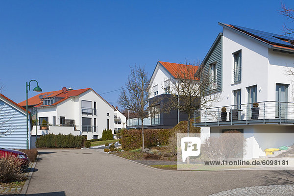 Deutschland  Baden Württemberg  Winnenden  Moderne Einfamilienhäuser