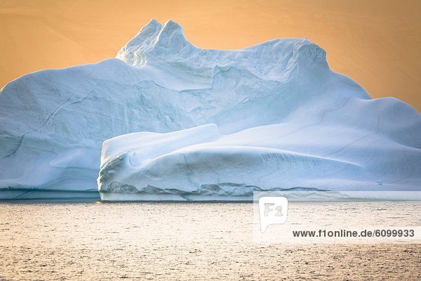 Eisberg  einsteigen  Wasser  Kanada  Meeresarm  Nunavut