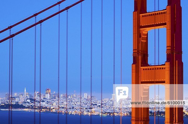 Detail Details Ausschnitt Ausschnitte Hintergrund Kalifornien Abenddämmerung Golden Gate Bridge