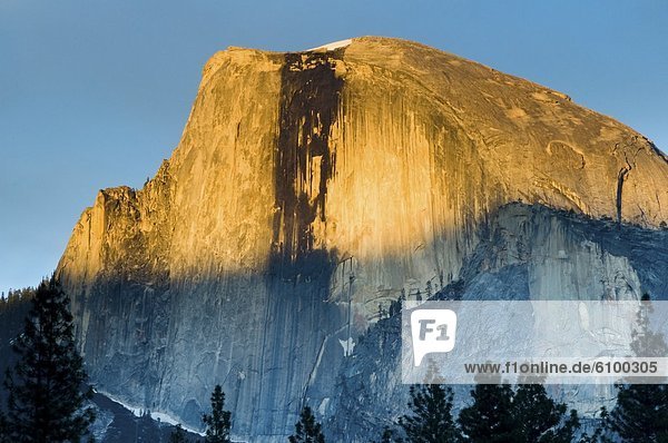 Kuppel Nationalpark Sonnenuntergang sonnenbaden sonnen Kalifornien Yosemite Nationalpark Kuppelgewölbe Hälfte