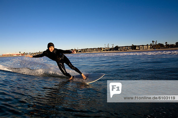 Hafen  angelehnt  Strand  drehen  Großstadt  Kleidung  Boden  Fußboden  Fußböden  Kalifornien  Kapuze  Wellenreiten  surfen