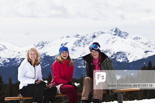 Frau  Fröhlichkeit  Schönheit  Tag  lächeln  Ski  3  lachen  Colorado  Spaß