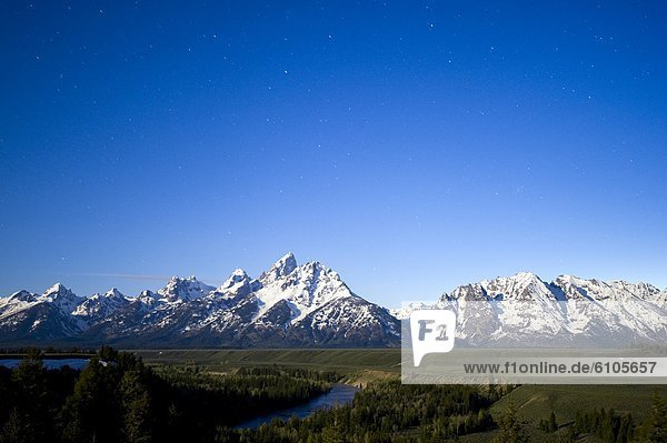 sternförmig  Himmel  Ehrfurcht  Ignoranz  Fluss  Mond  beleuchtet  voll  Wyoming