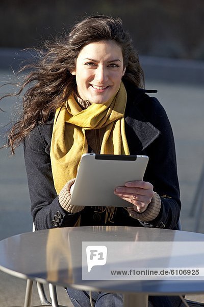 benutzen  Frau  Tablet PC
