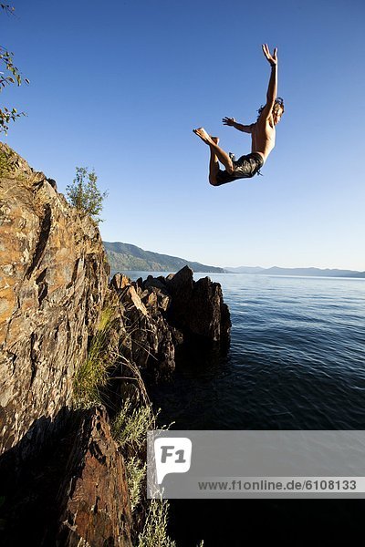 Mann  Steilküste  See  springen  jung  Idaho