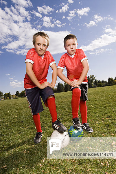 Fotografie  Junge - Person  2  Fußball  Colorado  spielen  Pose