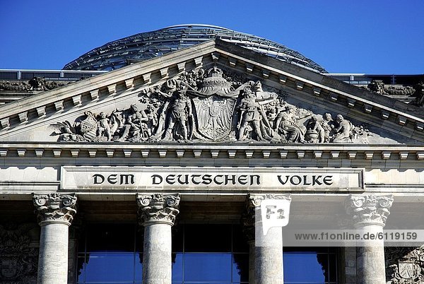 benutzen  Berlin  Hauptstadt  Sitzmöbel  Gebäude  Werbung  Parlamentsgebäude  Reichstag  deutsch  Sitzplatz