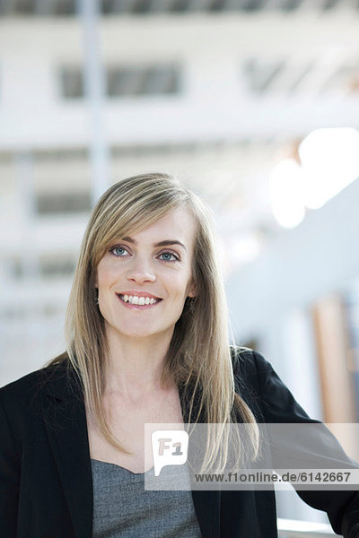 Blondhaariger Geschäftsmann, Portrait