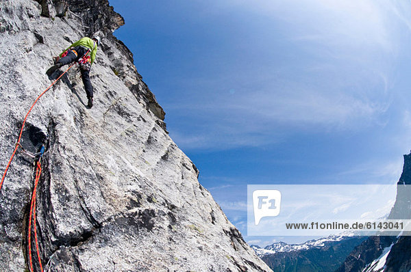 Kletterer auf Felswand Mount Berge Cascade Range Washington USA