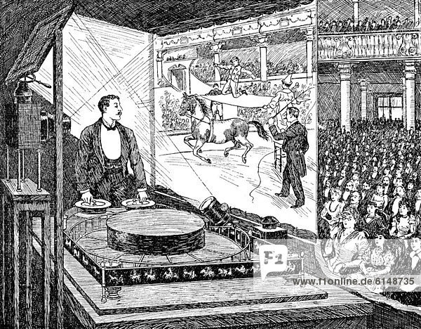 Historische Zeichnung aus dem 19. Jahrhundert  Kinovorführung mit einem Praxinoskop oder thÈ‚tre optique  von Charles-…mile Reynaud  1844 - 1918  ein französischer Fotograf  Zeichner und Erfinder  um 1892