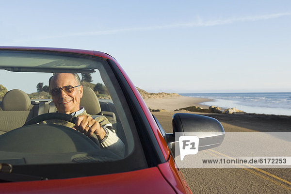 Senior  Senioren  Mann  Auto  Cabrio  fahren  deutsch
