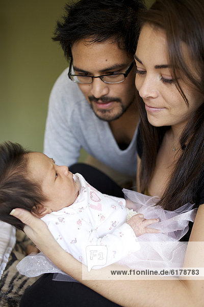 Neugeborenes  neugeboren  Neugeborene  sehen  Menschlicher Vater  Mutter - Mensch  Baby