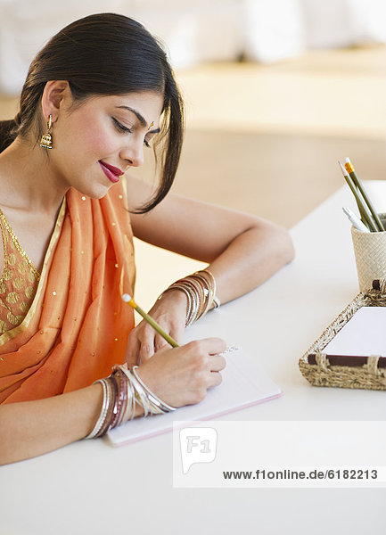Frau  schreiben  Tradition  Kleidung  mischen  Notizblock  Indianer  Mixed  Notebook