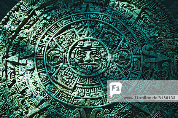 Stein  grün  schnitzen  Azteken  Kalender