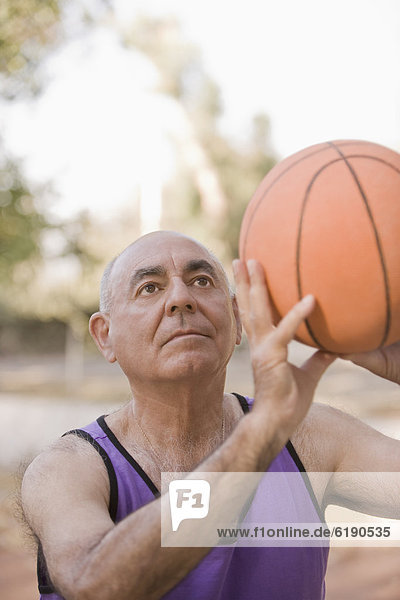Senior Senioren Mann Basketball Chillipulver Chilli spielen