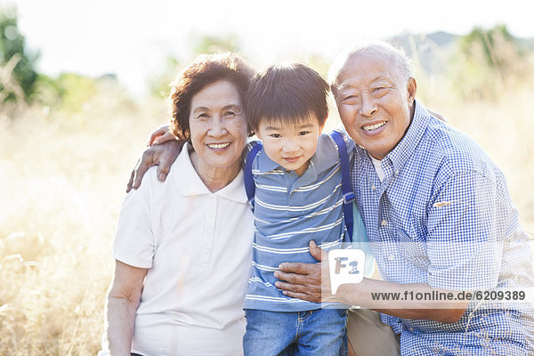chinesisch  Großeltern  Enkelsohn  Feld