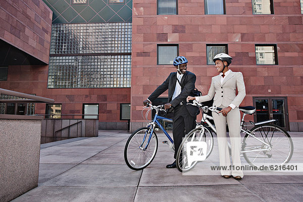 Mensch  Menschen  Fahrrad  Rad  Business  Innenhof  Hof