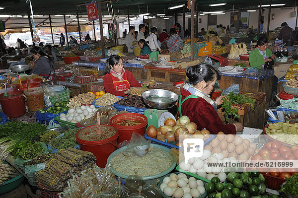 Wochenmarkt in der Stadt Phansavan Laos Südostasien