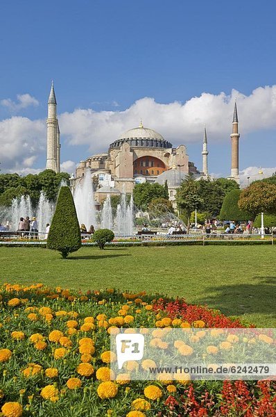 The Haghia Sophia (Aya Sofya) (Church of Holy Wisdom)  a Byzantine monument dating from 532AD  UNESCO World Heritage Site  Sultanahmet  Istanbul  Turkey  Europe
