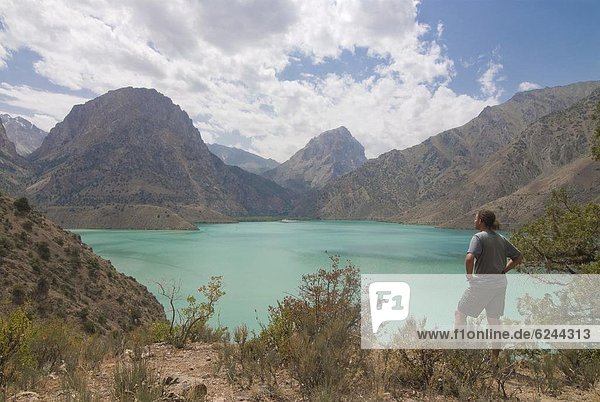 Turquoise Iskanderkul Lake (Alexander Lake) in Fann Mountains  Iskanderkul  Tajikistan  Central Asia