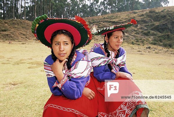Portrait  Frau  Tradition  2  jung  Kleid  Peru  Südamerika