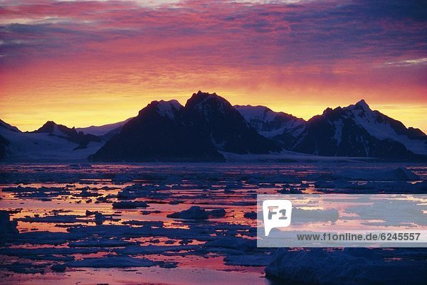 Sunrise  Antarktis  Polarregionen